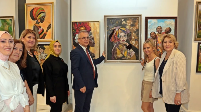 Maltepe Halk Eğitim Merkezi "Renklerin Işıltısı Sergisi"açıldı