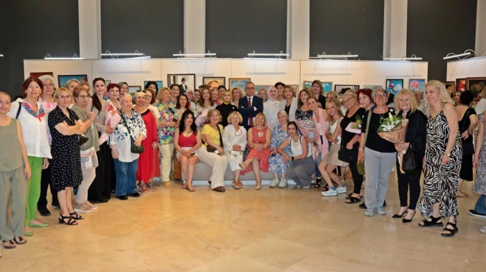 Maltepe Halk Eğitim Merkezi "Renklerin Işıltısı Sergisi"açıldı
