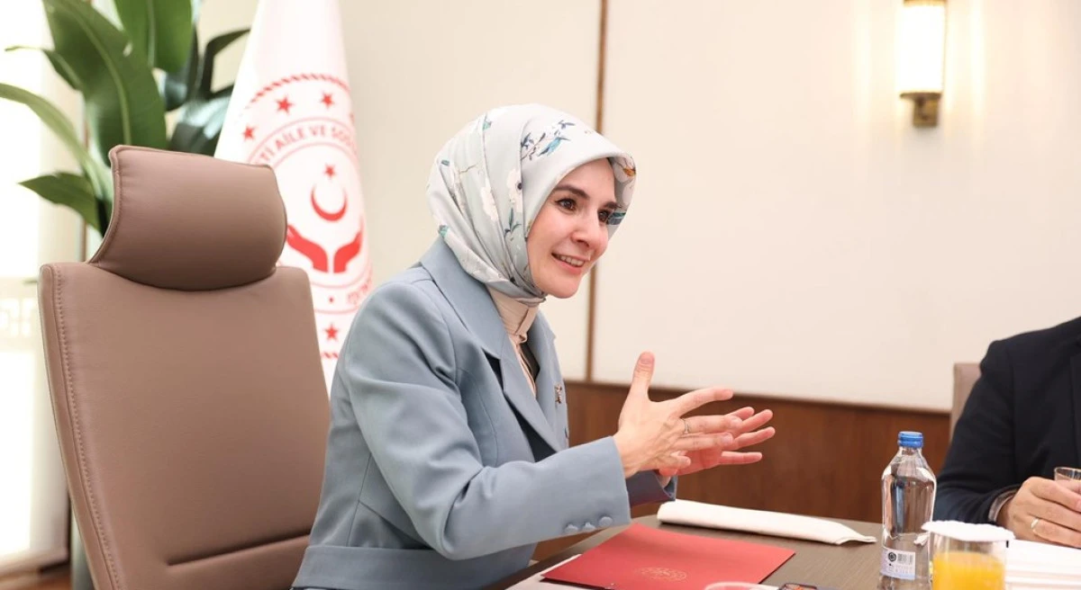 Bakan G&ouml;ktaş, İstanbul'da basın kuruluşlarının temsilcileriyle bir araya geldi