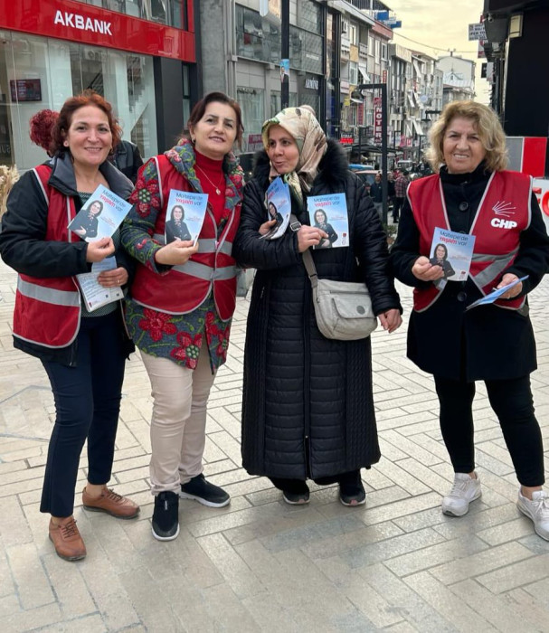 CHP Maltepe’li Kadınlar Sahada Gövde Gösterisi Yaptı!