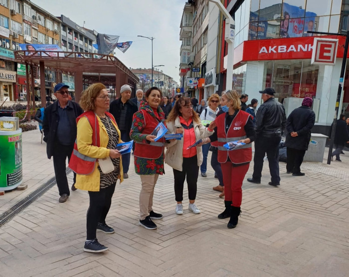 CHP Maltepe’li Kadınlar Sahada Gövde Gösterisi Yaptı!
