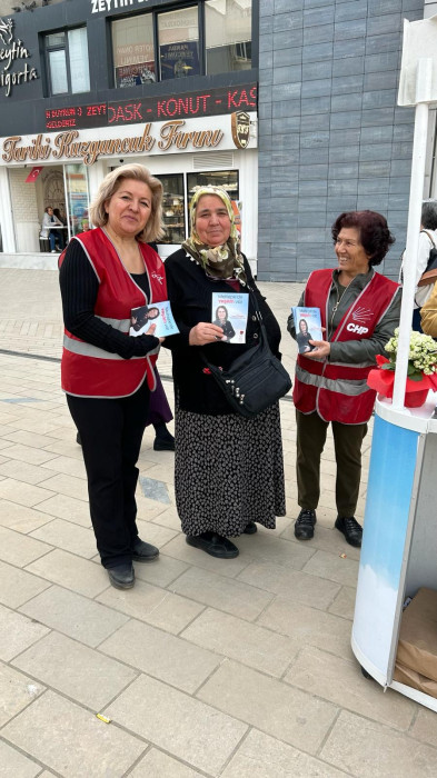 CHP Maltepe’li Kadınlar Sahada Gövde Gösterisi Yaptı!