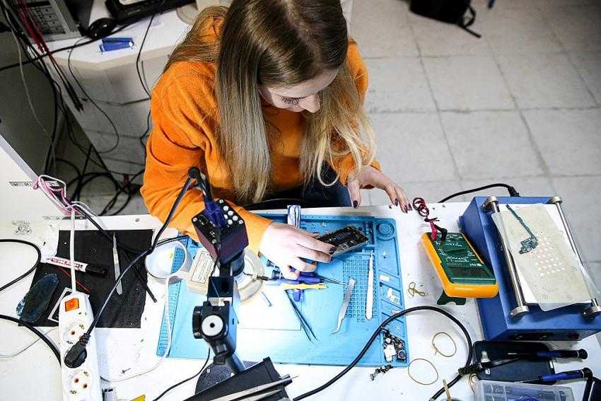 İkinci El Cep Telefonu Tamirinde 'Mesleki Yeterlilik Belgesi' Zorunlu Hale Getirildi