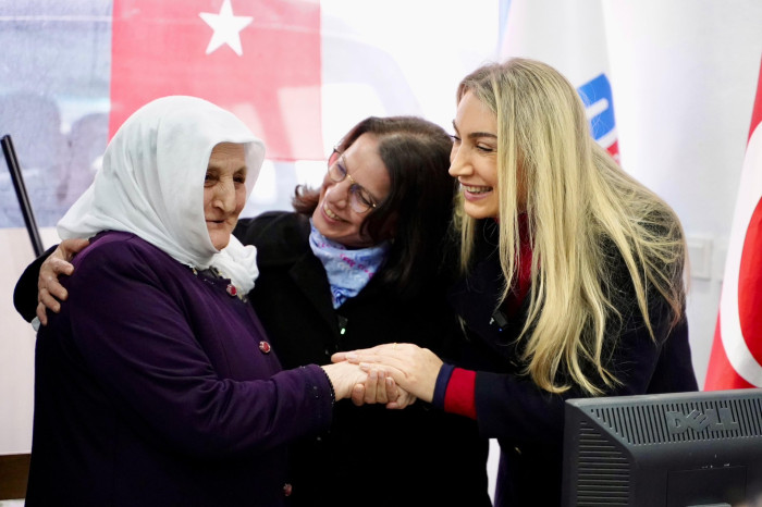 Maltepe'de Başkan Köymen ve Dilek İmamoğlu Esnaf Ve Vatandaşlara Buluştu