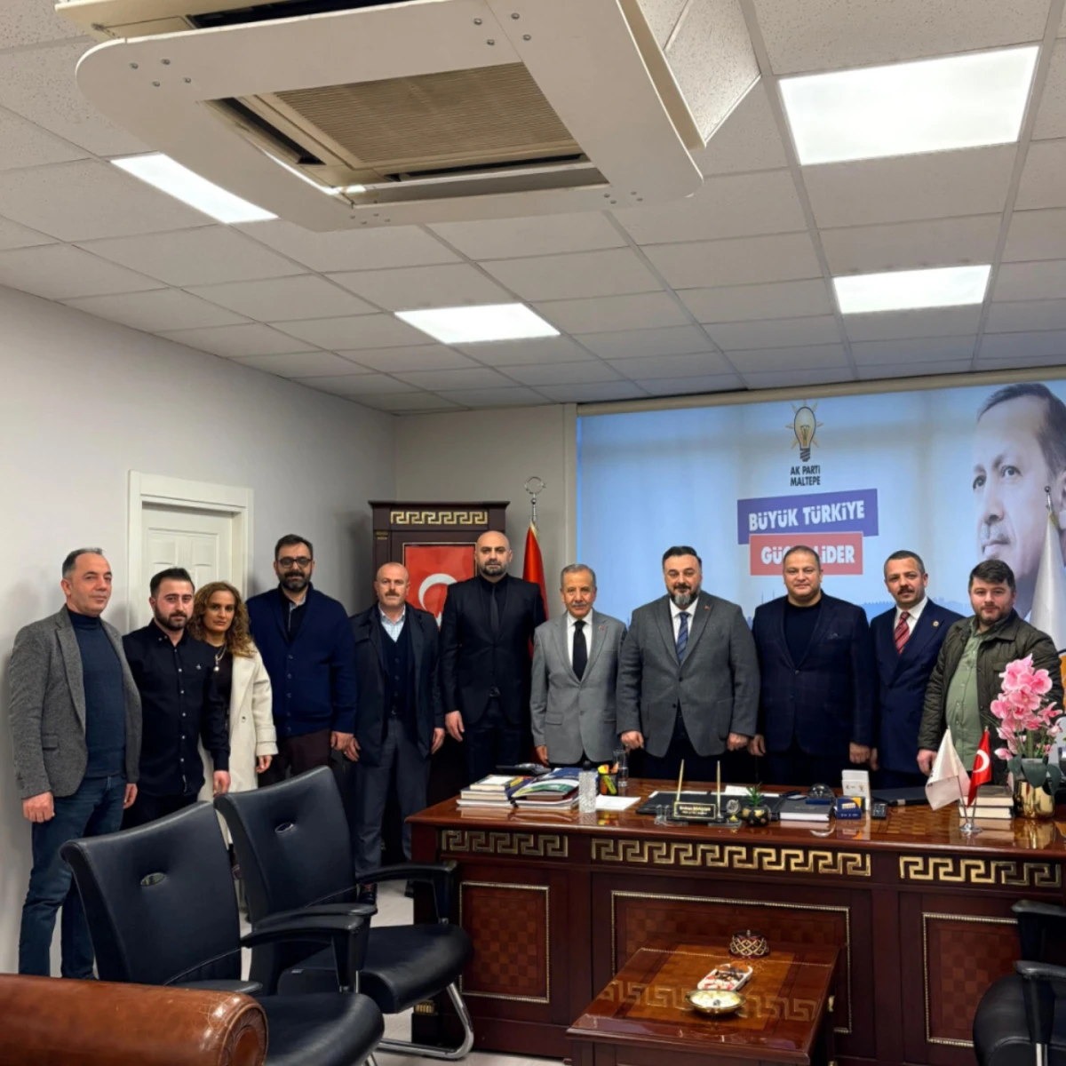 Maltepe&rsquo;de Yeni D&ouml;nem Esnafın Sesi Siyasette Karşılık Buluyor Kritik Ziyaretin Detayları