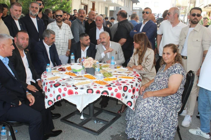 Öncel Ailesinden Görkemli Nişan Töreni