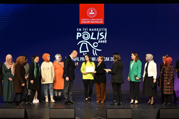 Soylu, En İyi Narkotik Polisi Anne Projesi İstanbul Buluşması'na katıldı.